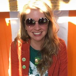 Meet your Posher, Everly